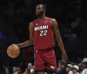 开云体育-关于浓眉哥连续五场比赛得分超过惊险取胜，公牛挑战极限！的信息