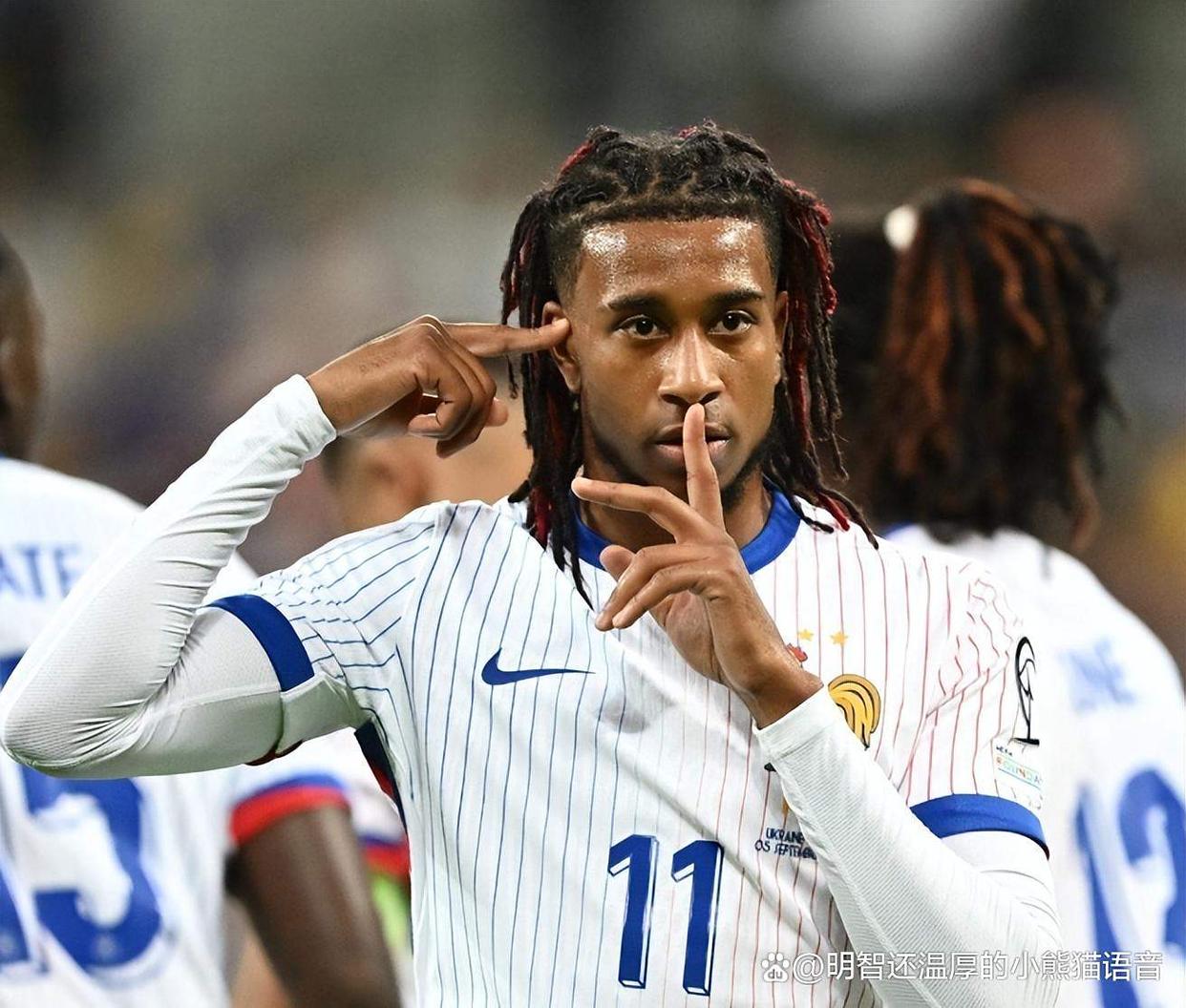 包含姆巴佩回归赛场，爆冷首场状态亮眼，G2观众沸腾！的词条