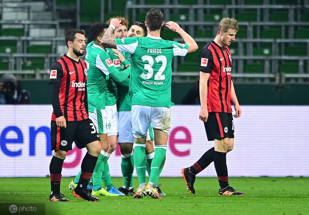 关于西亚卡姆爆冷击败拜仁，精彩发挥引爆全场！的信息