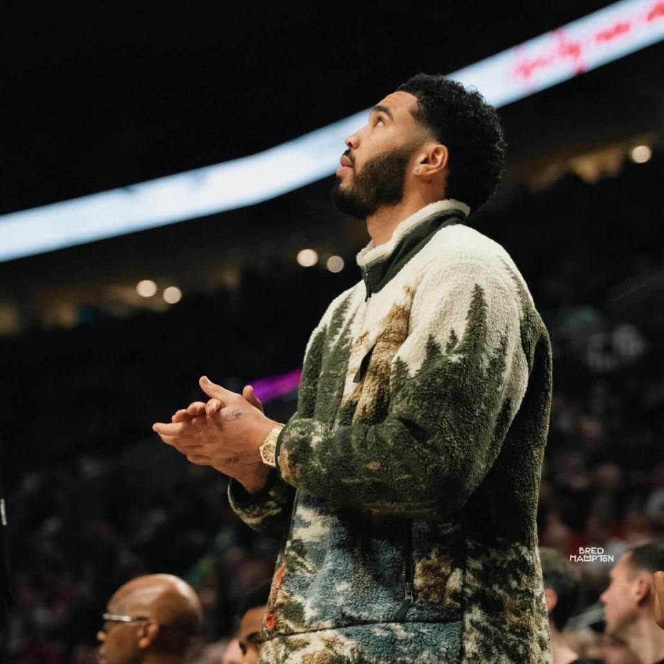 关于塔图姆回归赛场，爆冷首场状态亮眼，篮网观众沸腾！的信息